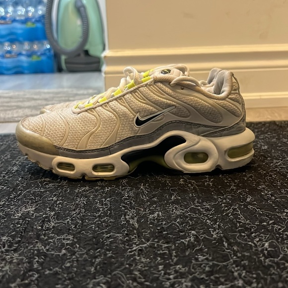 Nike Air Max Plus Retro Air Max Logos (GS) - Picture 3 of 7